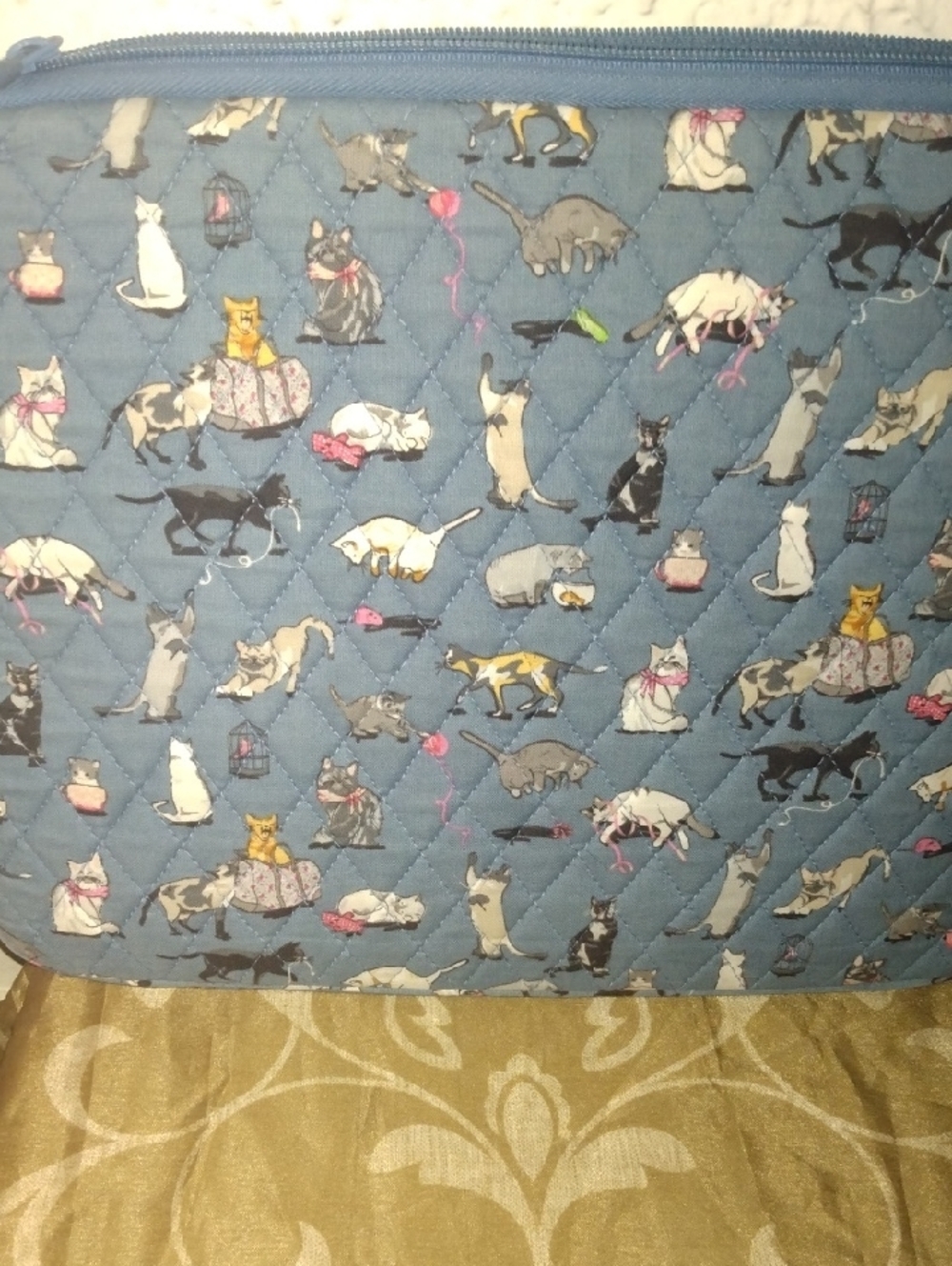 Vera Bradley  Meow Blue Quilted Lap Top Bag  with Multicolor Cat Print - Picture 3 of 4